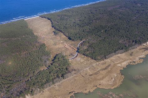 Mierzeja wiślana hetele, kwatery, pensjonaty, agroturystyka. Zainteresowane budową firmy obejrzały miejsce planowanego ...