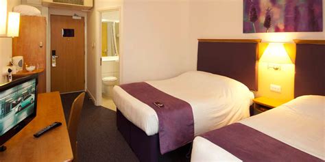 Services are operated by south western railway and reading buses. London Heathrow Premier Inn | Hotels near LEGOLAND Windsor