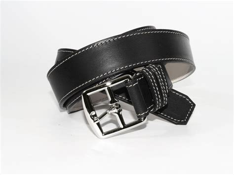 Idéale pour cintrer une robe pour une allure féminine et élégante ! Ceinture sur-mesure noir femme en cuir - Ceinture cuir