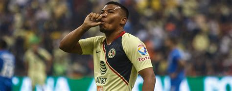 In the current club cf america played 3 seasons, during this time he played 97 matches and scored 23 goals. Roger Martínez podría salir del América este verano