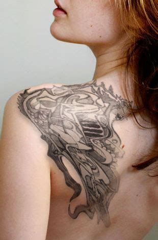 It's time to show them off! Awesome Shoulder Tattoo Design Idea for Women - Tattoos ...