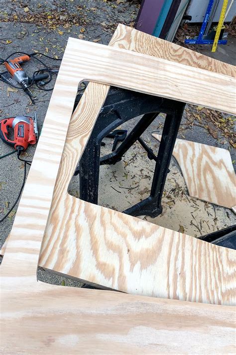 Kitchen counters are always a focal point in remodeling a kitchen. Making DIY Plywood Countertops - Making it Lovely ...