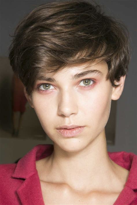 Pictures gallery of androgynous undercut haircuts for curly hair. Genderfluid Androgynous Curly Haircuts / Androgynous ...