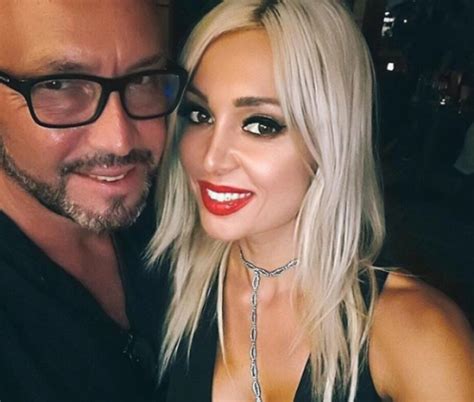 I due si sono conosciuti quando l'ex portiere nerazzurro. Moglie Walter Zenga, che spettacolo Raluca Rebedea: le ...