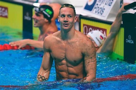 Feb 15, 2021 · caeleb dressel picked up a total of 10 national titles throughout his 4 years as a florida gator, winning 4 straight 50 freestyle titles (2015/16/17/18), 3 100 freestyle titles (2016/17/18), 2 100. Calaeb Dressel și caietele sale cu notițe: cum se ...