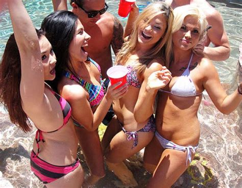 The study showed that girls more often text parents to let them know they were safe than boys. Spring Break Girls (62 pics)