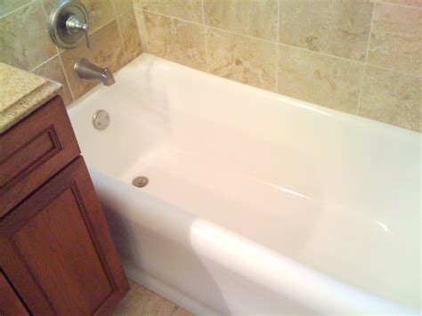 Serving the greater milwaukee, waukesha and madison. Milwaukee Bathtub, sink and tile refinishing and repair.