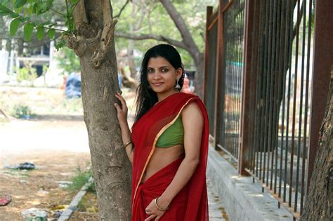 Reshmi was all over social media back then. Reshmi R Nair Hot Photos In Saree (With images) | Nair ...