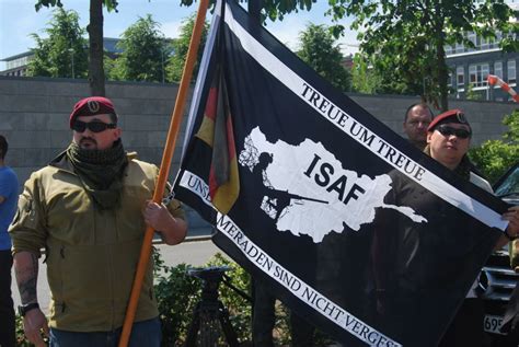 Parallel gegen 15.35 angriff von weiteren ca. Bundeswehr verbietet Wahlspruch „Treue um Treue"