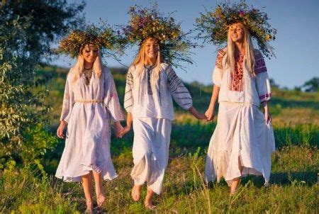 Так, на івана купала прийнято влаштовувати масові купання, ігри, палити багаття. Свято Івана Купала в 2017 році: якого числа, традиції ...
