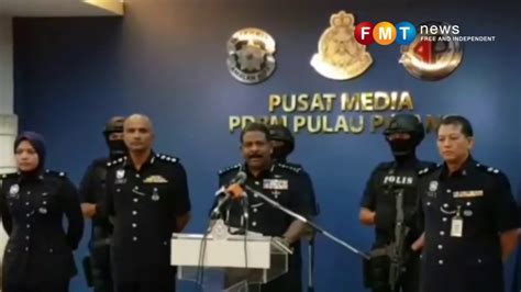 Semoga dengan adanya aplikasi ini akan memudahkan para penjawat awam membuat rujukan berkaitan semua jenis cuti. Penjawat awam antara ditahan dalam serbuan makmal dadah ...