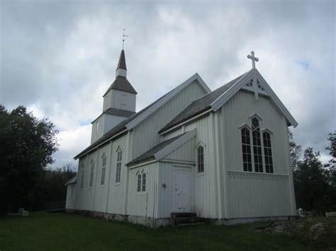 Kystbyen brønnøysund tilbyr unike naturopplevelser fra sjø til fjell med gode muligheter for friluftsliv. Bibliografi:Gildeskål kommune - lokalhistoriewiki.no