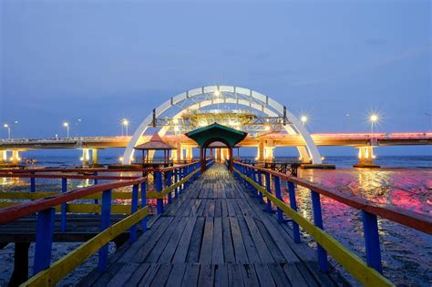 Tempat ini sangat menarik untuk dikunjungi khusunya bagi anda yang pecinta alam. Tempat-Tempat di Surabaya yang Menarik untuk Dikunjungi ...