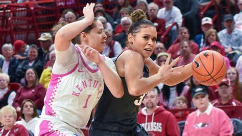 14 arkansas made four free throws in the final 11 seconds to pull out an 8680 win over florida gulf coast on saturday at the gulf coast showcase. Lots of history in Razorbacks' 103-85 win over No. 15 ...