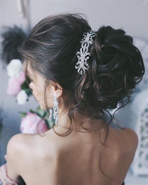 Here are 10 stunning diy updo hairstyles for long hair. 41 Trendy And Chic Messy Wedding Hairstyles - Weddingomania