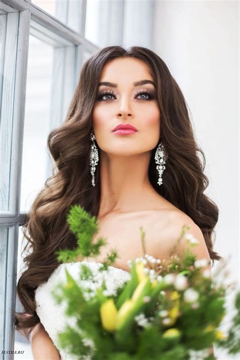 Therighthairstyles.com are here to help and make sure your glam factor is taken care of. Pin by Monica Pastrano on Love & Marriage | Bridal hair ...