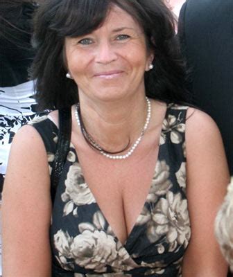 Kinky adolescent adore bite mature. Une femme de 51 ans veut une rencontre pour plan cul à ...