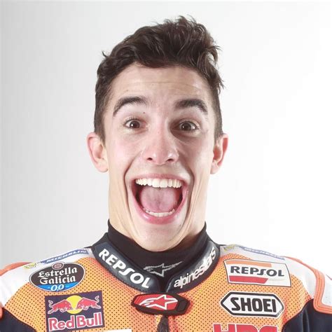 Marc marquez melakukannya di hari ulang tahunnya yang ke 25 sekaligus di lap ke 91 nya pada hari ini. #GiveMe5! Happy Birthday, @marcmarquez93! // The reigning ...