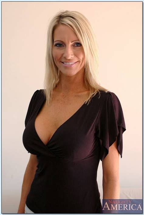 Milf's new playmate brought to you by xxxbunker.com. Pin auf HoT MiLf´s