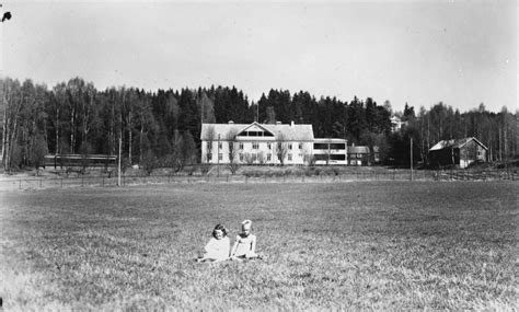 Moelv har hatt bystatus siden 2010. Ringsaker sykehjem, Moelv sykehus. - Anno Domkirkeodden ...