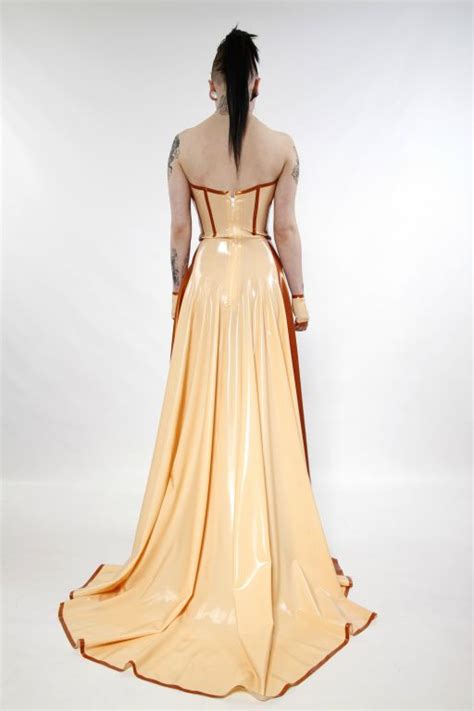 How to create your wedding guest list. Funkki Latex Wedding Dress