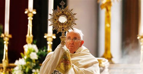 Panis angelicus fit panis hominum dat panis coelicus figuris terminum o res mirabilis. Corpus Christi: o que significa e o que se comemora no feriado