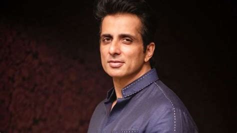 Sonu sood age, height in feet, wife, caste, family, father, date of birth, birthday, biography, upcoming new movies, films, actor, jackie chan, photo, first movie. Sonu Sood helps man reach his village to perform last ...