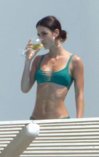 Die sängerin meldete sich mit einem bikinifoto auf instagram. Lena Meyer Landrut Topless Paparazzi Pics - Scandal Planet