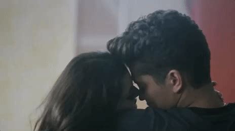 Cette saison de 56 épisodes a été diffusée du 2 mars 2015 5 au 15 mai 2015. It Will Rain GIF by Bruno Mars - Find & Share on GIPHY
