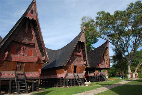 North sumatera house traditional house architectural features. Desain Unik Rumah Adat Batak Toba | Garis Desain