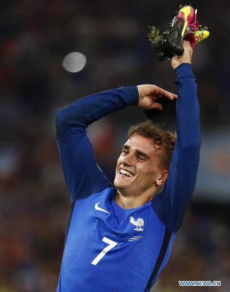 Le portugal est champion, la france n'a que ses yeux pour pleurer. L'attaquant français Antoine Griezmann désigné Meilleur ...