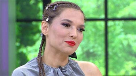 Demet akalın resmi twitter hesabı / demet akalın official twitter account. Demet Akalın: Dışarıdan baktığımda ben baya...