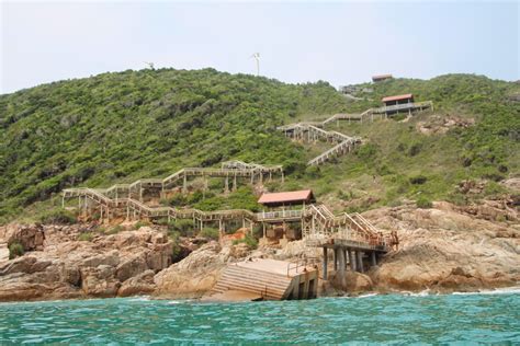 Menyusuri long beach sampai hujung, terus jumpa laluan untuk ke kincir angin tu. Muhammad Qul Amirul Hakim: Kincir Angin, Pulau Perhentian ...