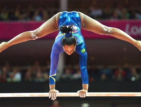 A medalha foi um grande marco, mas também teve o impacto do espetáculo. Dez anos depois, Daiane relembra Atenas: 'Já me viam como ...