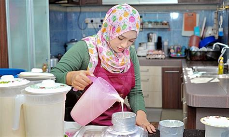 100% muslim handmade mooncakes and kuih bakul 100%. Cerita Sebenar Masalah Pengangguran Graduan Universiti di ...