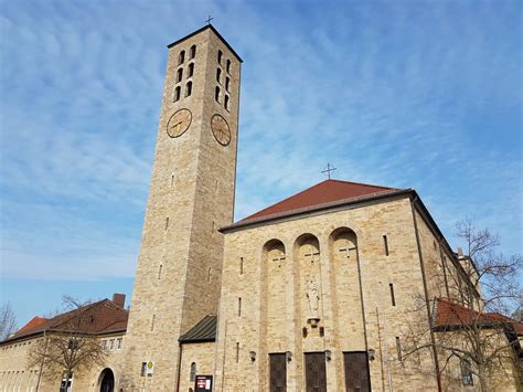 Zum käppele führt ein treppenaufgang mit 247 stufen, der, in halber höhe vom mainufer aus gesehen, von 1761 bis 1799 als kreuzweg errichtet wurde. Pfarreiengemeinschaft Würzburg Ost - Pfarreien
