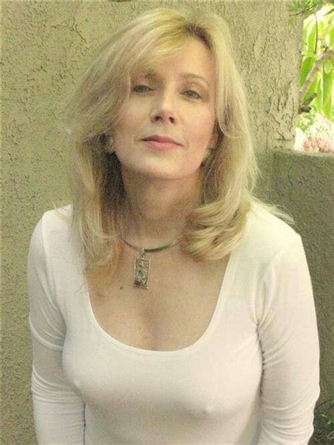 18:56mature woman gives old guy a bj. Meet a gilf.