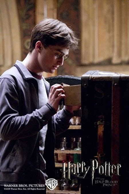 En medio de graves acontecimientos que asolan el país, harry inicia su sexto curso en hogwarts. 4 nuevas imágenes de 'Harry Potter y el príncipe mestizo ...