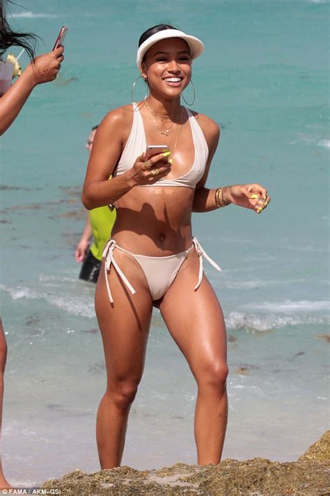 Flaunting camel toes has become such a huge rage that big names in. kmhouseindia: Karrueche Tran flaunts her bodacious behind ...