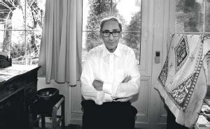 Franco battiato, all'anagrafe francesco battiato (ionia, 23 marzo 1945), è un cantautore, compositore, musicista, regista e pittore italiano. Franco Battiato: "Contro il mondo. Contro la morte" - XL Repubblica