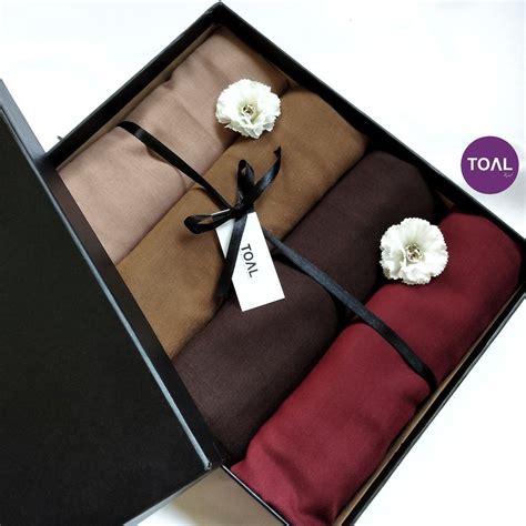 Check spelling or type a new query. Hijab Gift Box in 2020 | Gift box, Kado, Petal