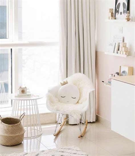 Statt täglichen, chronologisch geordneten kurzmitteilungen wie auf einem blog, findet man überwiegend vollwertige artikel, shoppingtipps und ideen, welche an ein dekomagazin erinnern. 1001+ Ideen für Babyzimmer Mädchen | Kinder zimmer ...