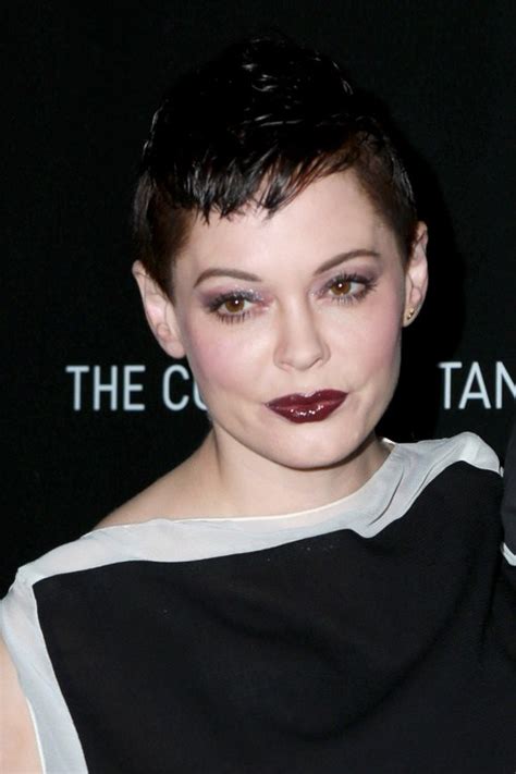 Flowy fringe with short sides. 25 Best Fringe Hairstyles to Refresh Your Look