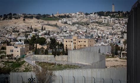 בית החולים של הדסה בהר הצופים, משרת את אוכלוסיית ירושלים רבתי, ואת הישובים צפונה, ומזרחה לה. לראשונה: קרקעות מזרח ירושלים - יירשמו בטאבו - חדשות ...