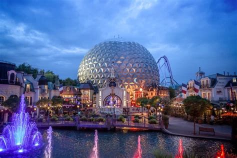 Apart from all the roller coasters and exhibits, it is becoming a resort to rival that of another theme park with a popular mouse. De 6 engste achtbanen in Europa-Park