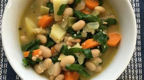 I used two cans of northern beans, instead of dried beans, and a half cup diced onions instead of a whole onion. Great Northern Bean Soup | Recipe | Recipes, Bean soup ...