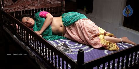 Starring shweta menon, rathi, sreejith, manianpilla raju. Rathinirvedam Movie Spicy Stills - Photo 4 of 37