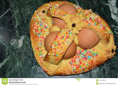 This link is to an external site that may or may not meet accessibility guidelines. Traditional Sicilian Easter Cookies Stock Photo - Image of ...