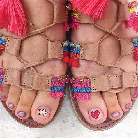 Uñas decoradas de los pies con mariposas y flores. Más de 40 fotos de uñas decoradas para Pies - Foot nails ...