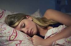 sleep jugendliche matters teenager schlafend nachts bett heysigmund happens